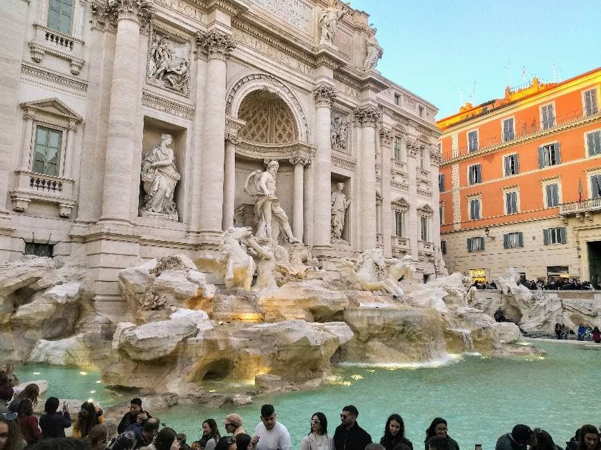 Lugar Fontana di Trevi