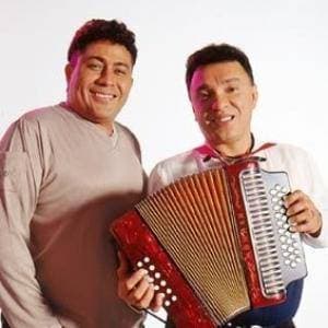 Music Tomando y tomando- los embajadores