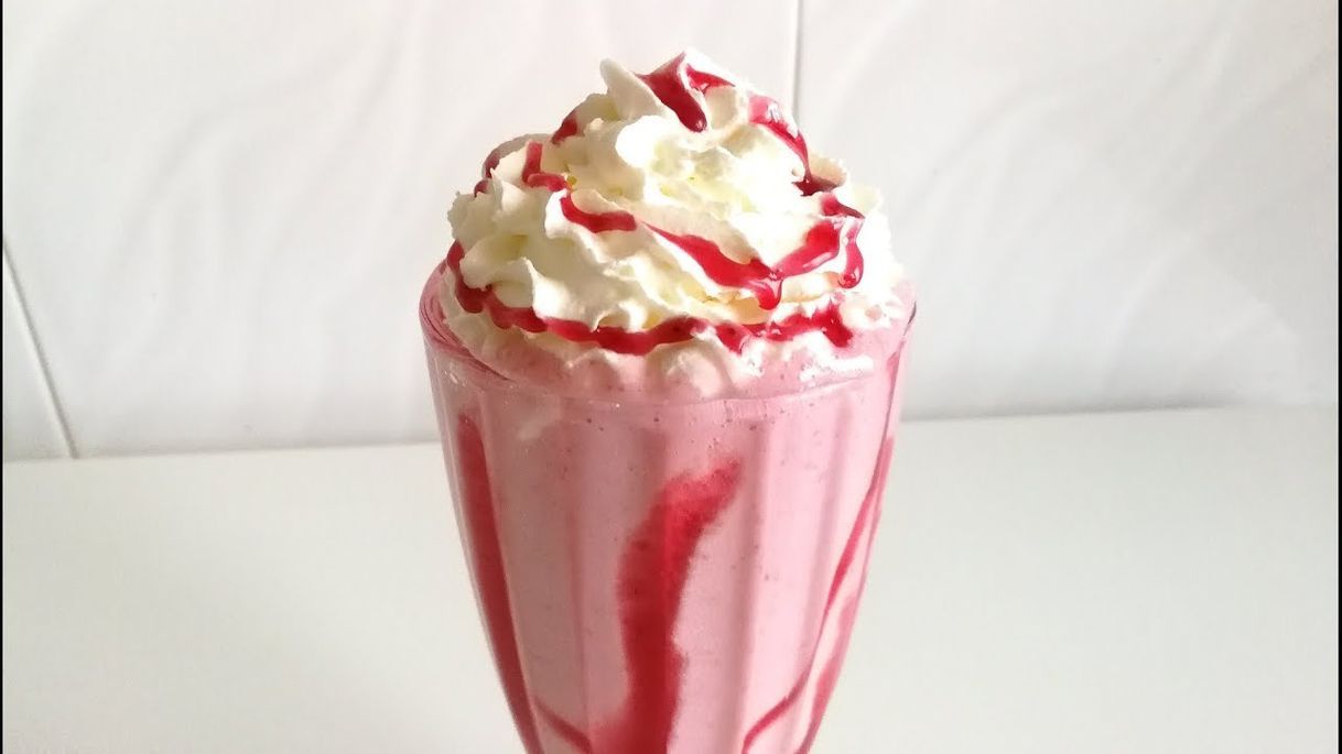 Fashion Batido de fresas 🍓 con nata delicioso