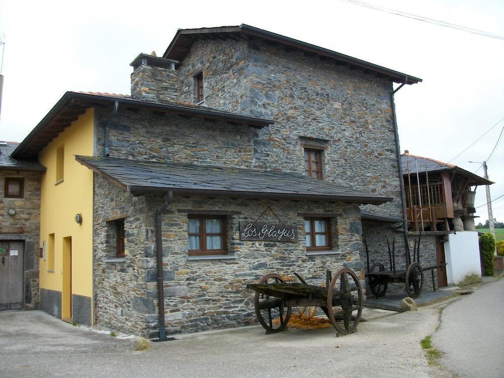 Place "Los Glayus" Casa de Aldea