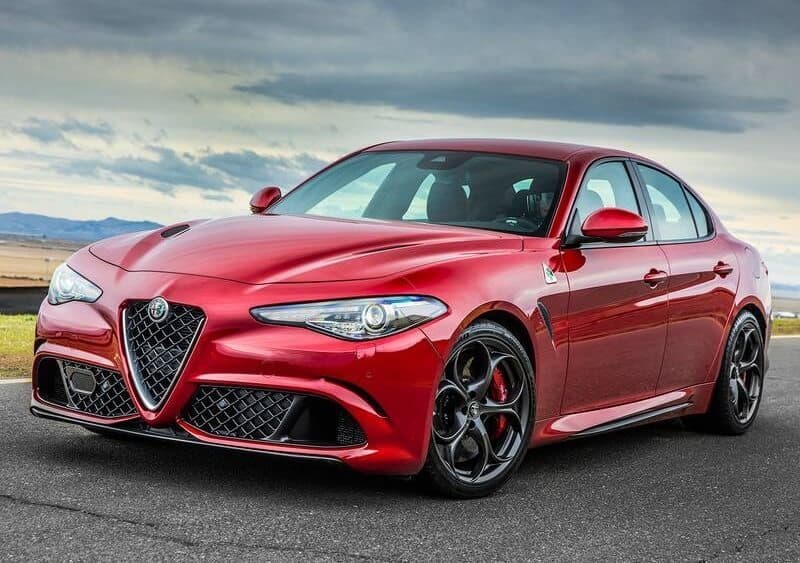 Moda Alfa Romeo Giulia Quadrifoglio