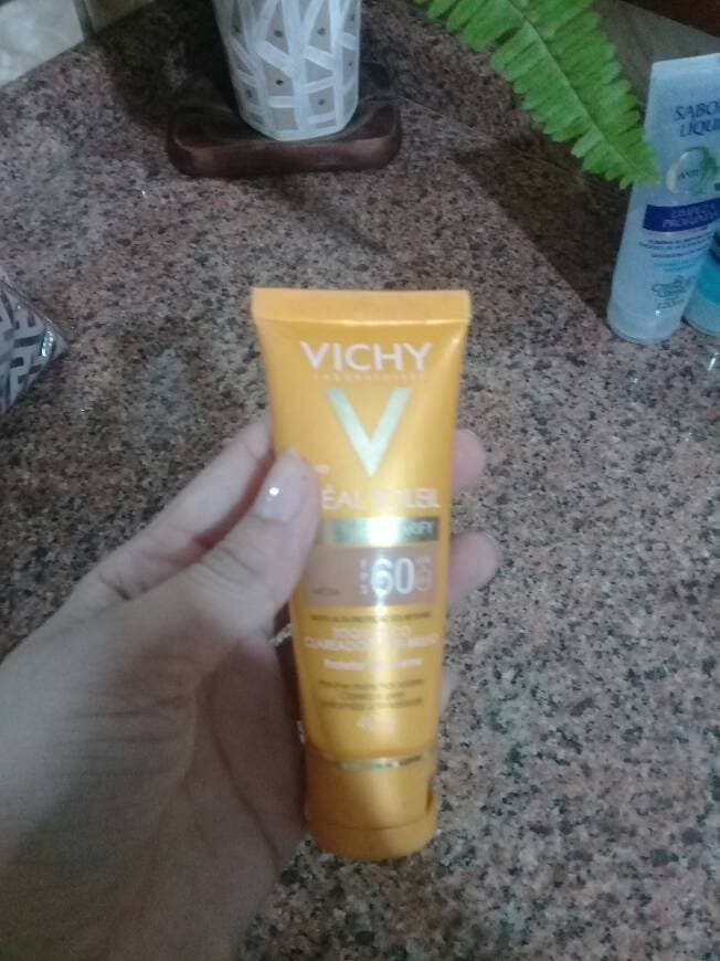 Moda Protetor Solar/ Base Vichy, é boazinha até eu gosto