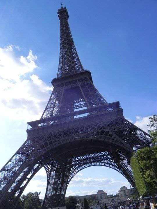 Place Eiffel Tower