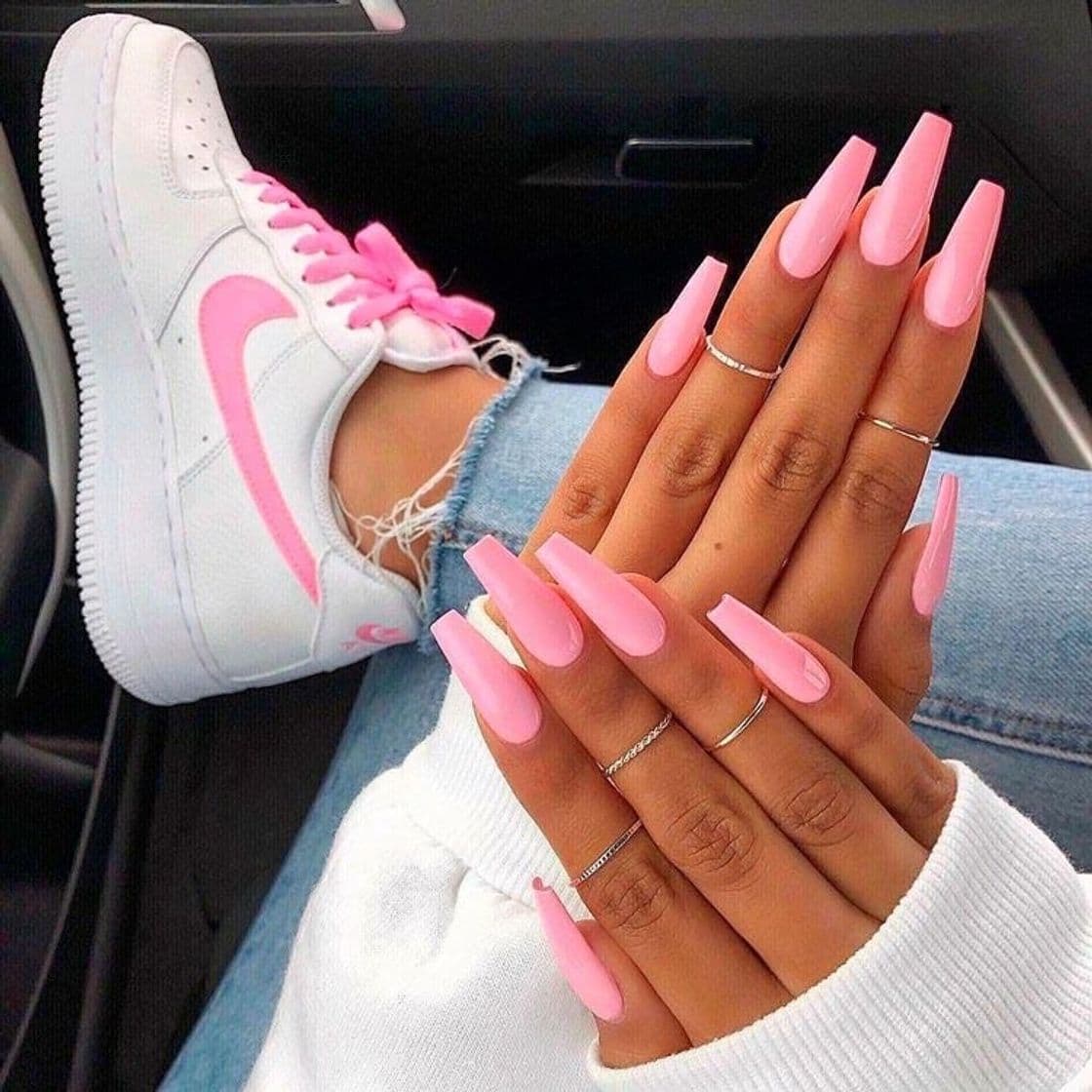 Fashion Lovely pink nails 