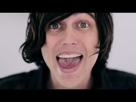 Canción Sleeping With Sirens - "Kick Me"