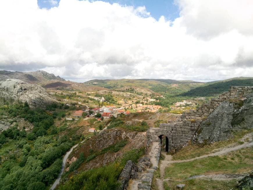 Lugar Castelo de Castro Laboreiro