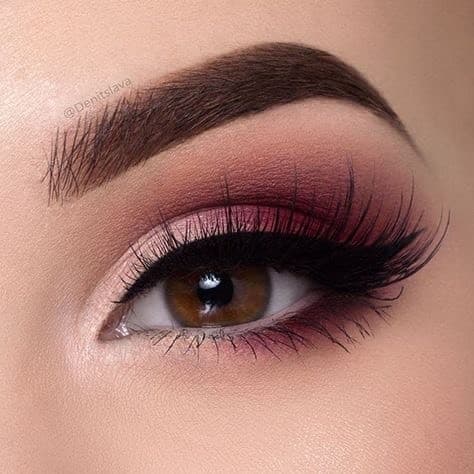 Fashion burgundy smokey eye