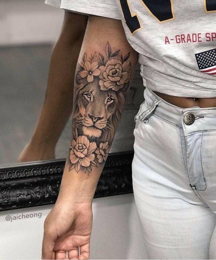 Moda Lion Tattoo