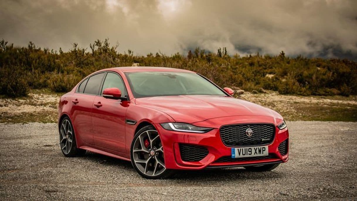 Moda Jaguar XE 2020