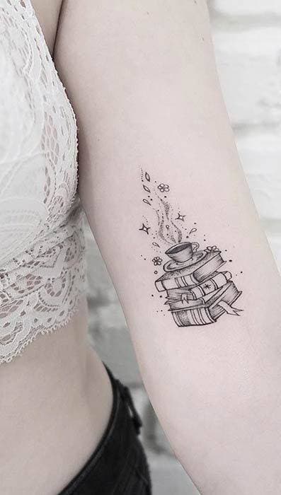 Moda Tattoo de livros 