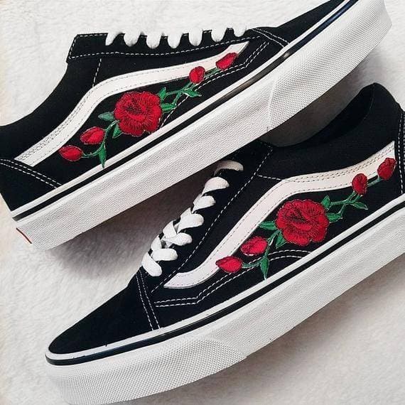 Fashion Vans com rosas 🌹