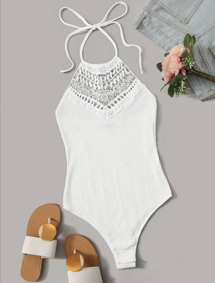 Moda Body con encaje blanco