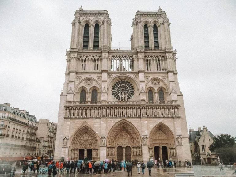 Place Notre Dame