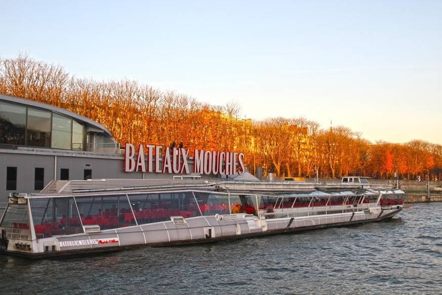 Place Bateaux-Mouches