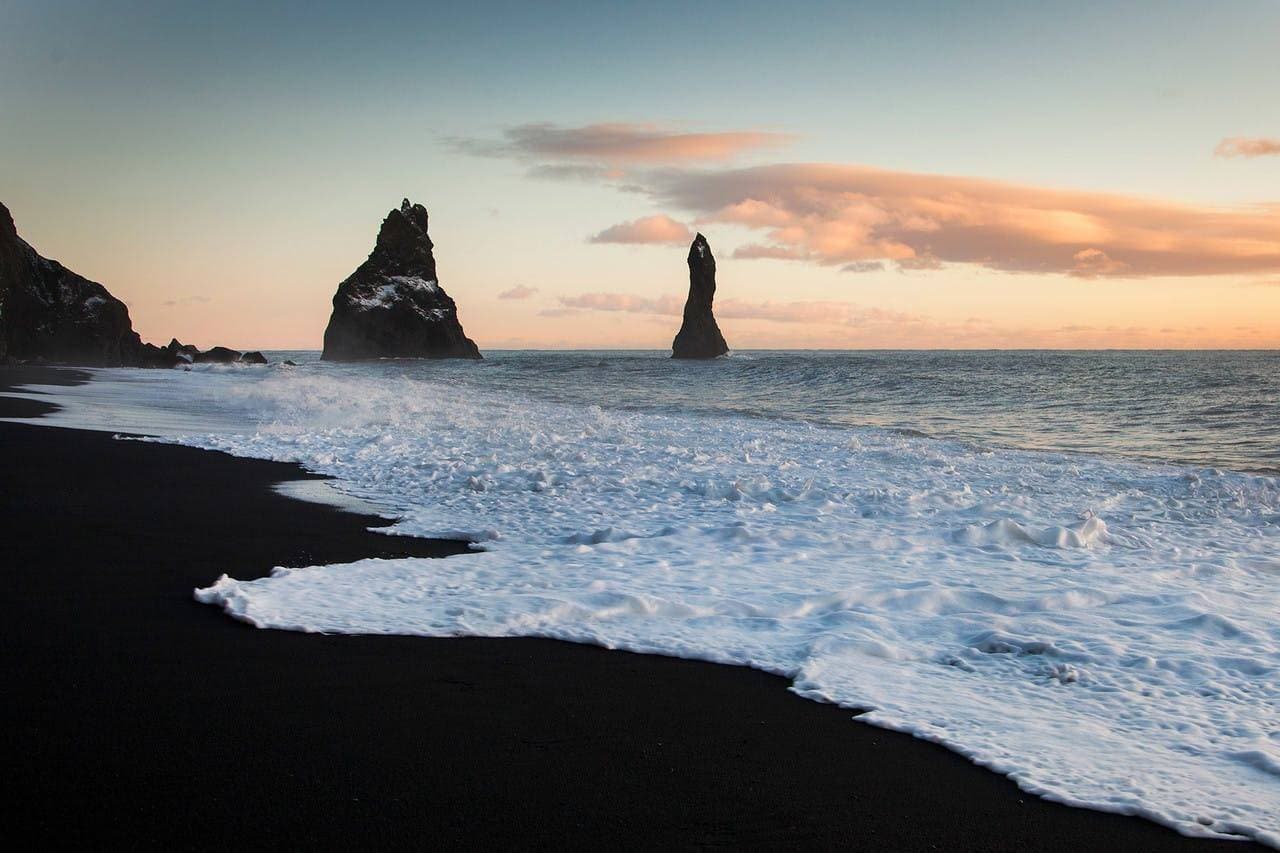 Place Black Sand Beach