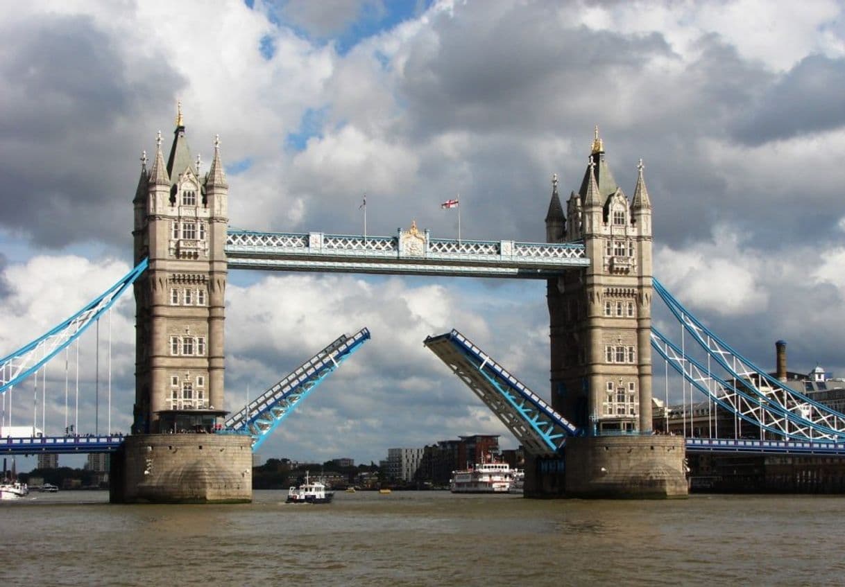 Lugar Tower Bridge