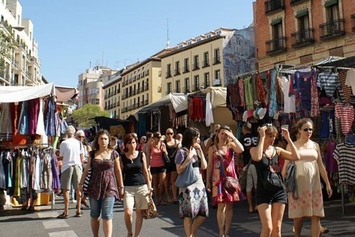 Fashion El Rastro de Madrid - El mercadillo más importante de Madrid