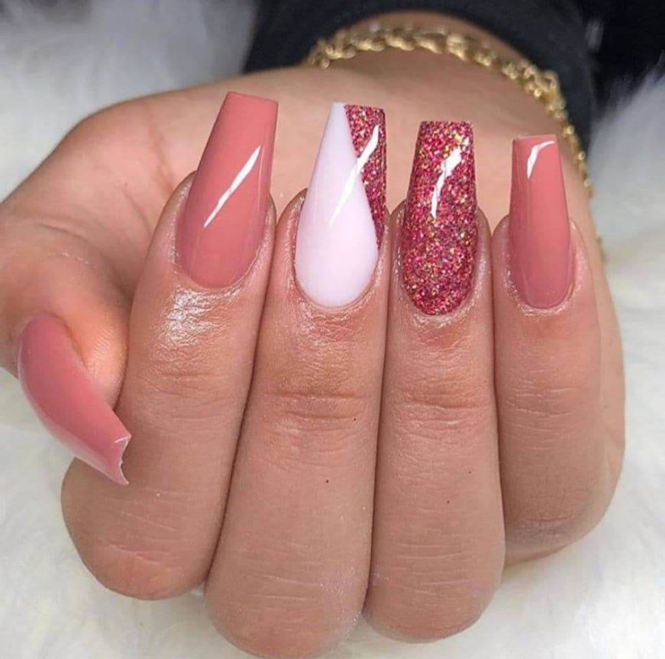 Moda Unhas rosinhas com glitter