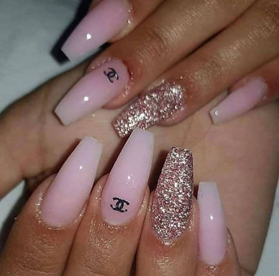 Moda Unhas chanel. 💋