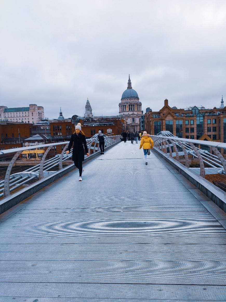 Lugar Millennium Bridge