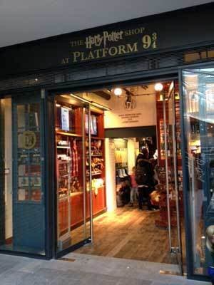 Lugar The Harry Potter Shop at Platform 9¾