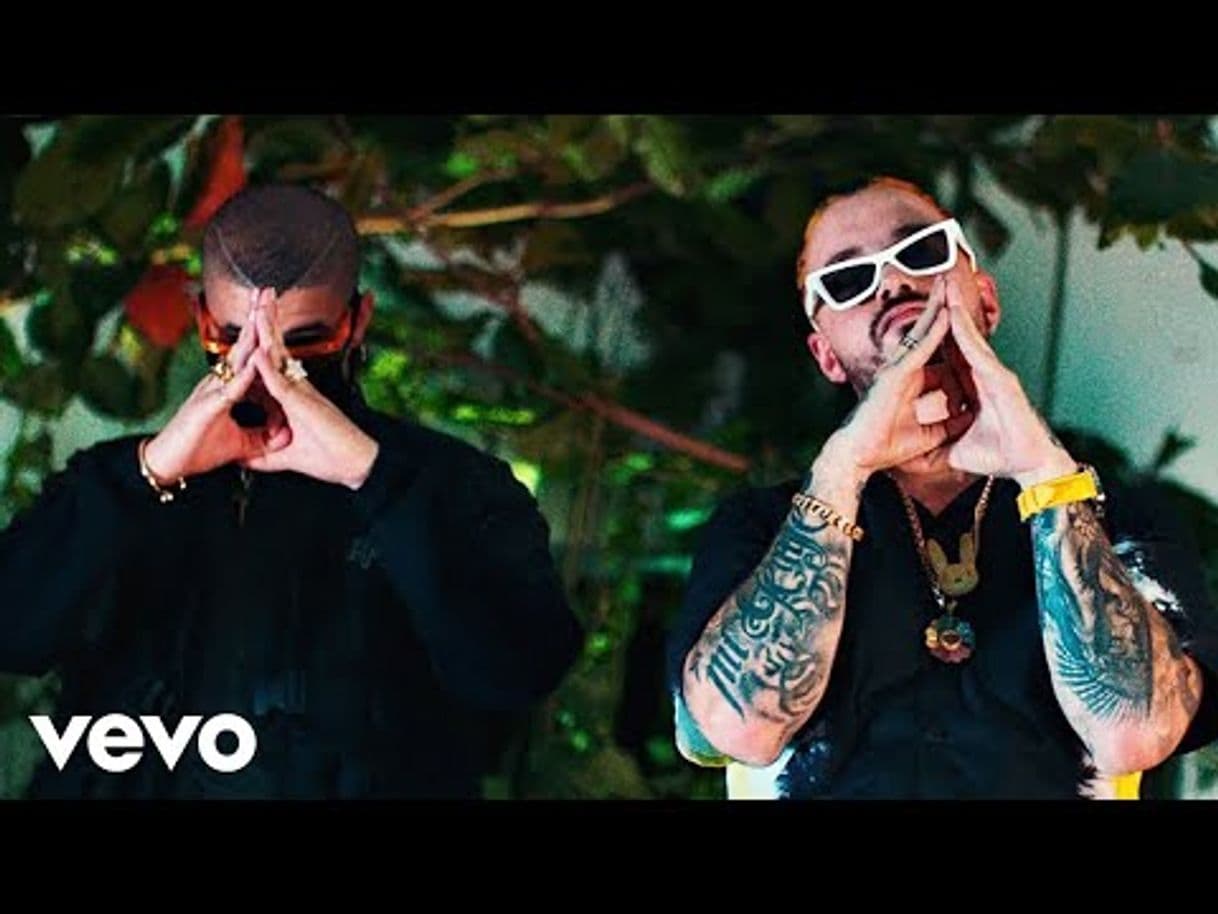 Moda J. Balvin, Bad Bunny - QUE PRETENDES (Official Video) - YouTube