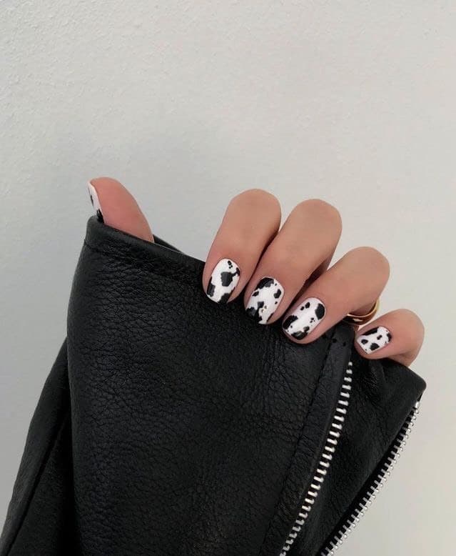 Fashion vê se não são super fofa essas unhas 