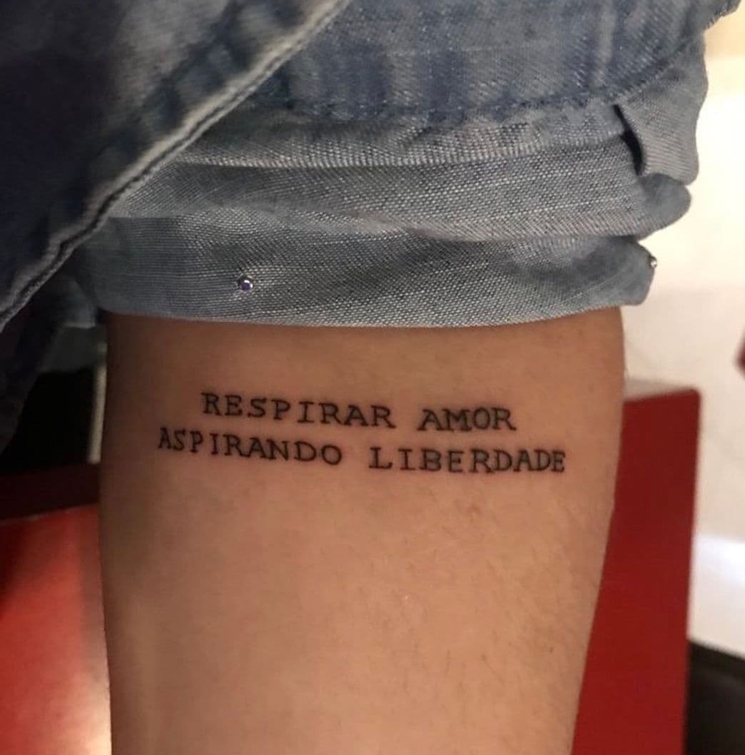 Fashion Tatto "Respirar amor, aspirando liberdade"