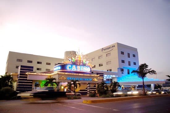 Restaurants Hodelpa Gran Almirante Hotel & Casino Santiago, Hotel