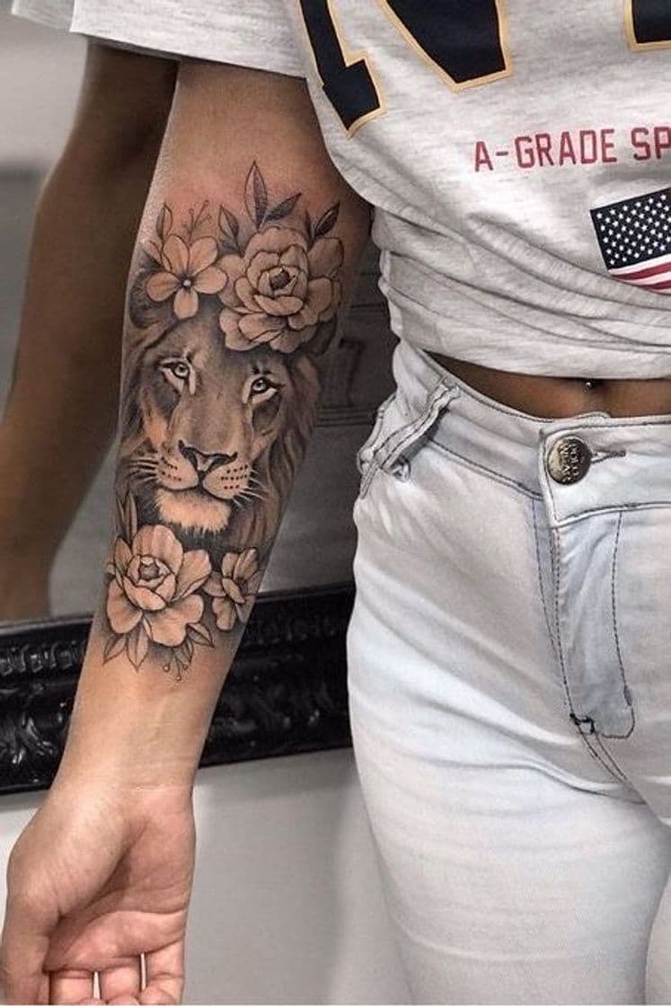 Fashion tattoo lion 