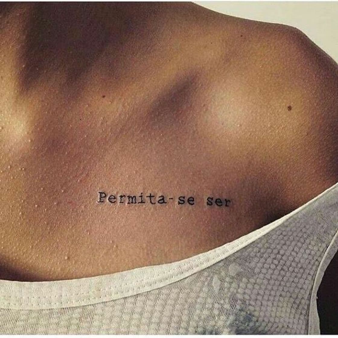 Moda Tatuagem a cima do peito