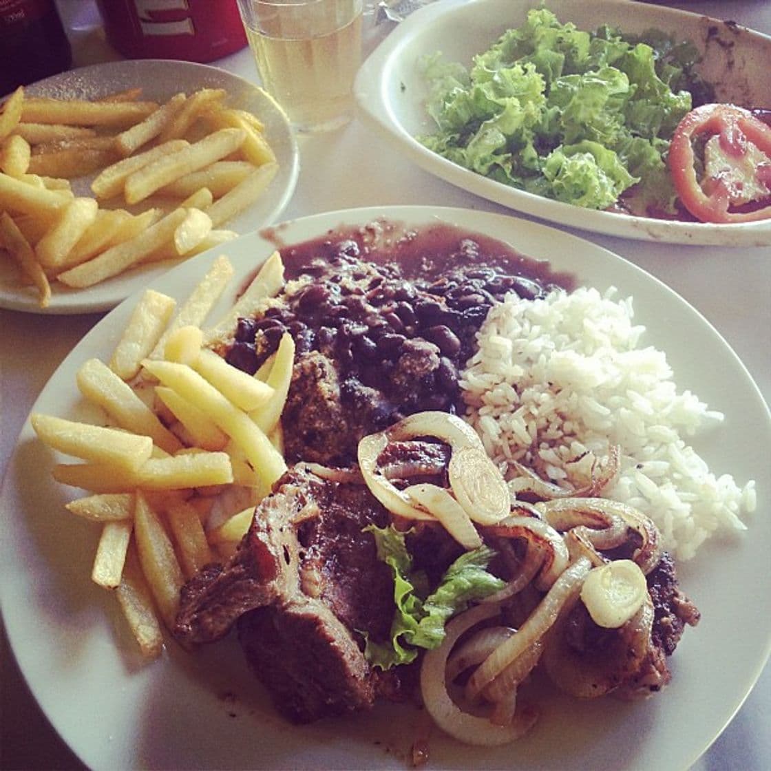 Moda Arroz,feijão , bife , batata frita e salada.