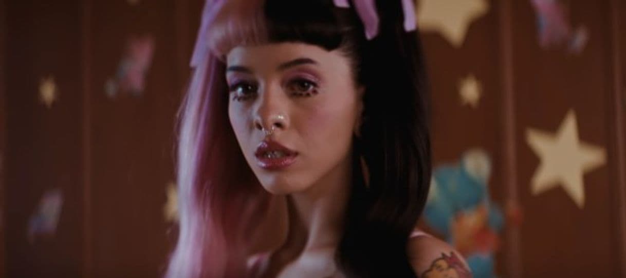 Moda Melanie Martinez - Pacify Her (Official Music Video) 