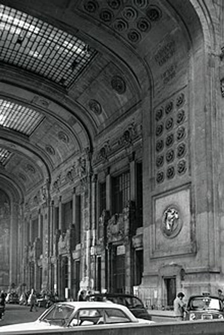 Place Milano Centrale Railway Station