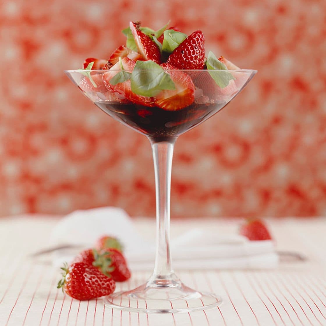 Fashion Postre de fresas con vinagre balsámico