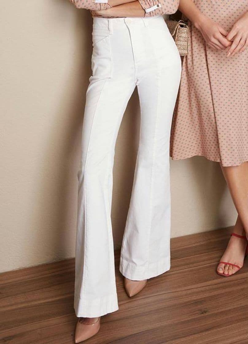 Moda Calça Branco Flare.