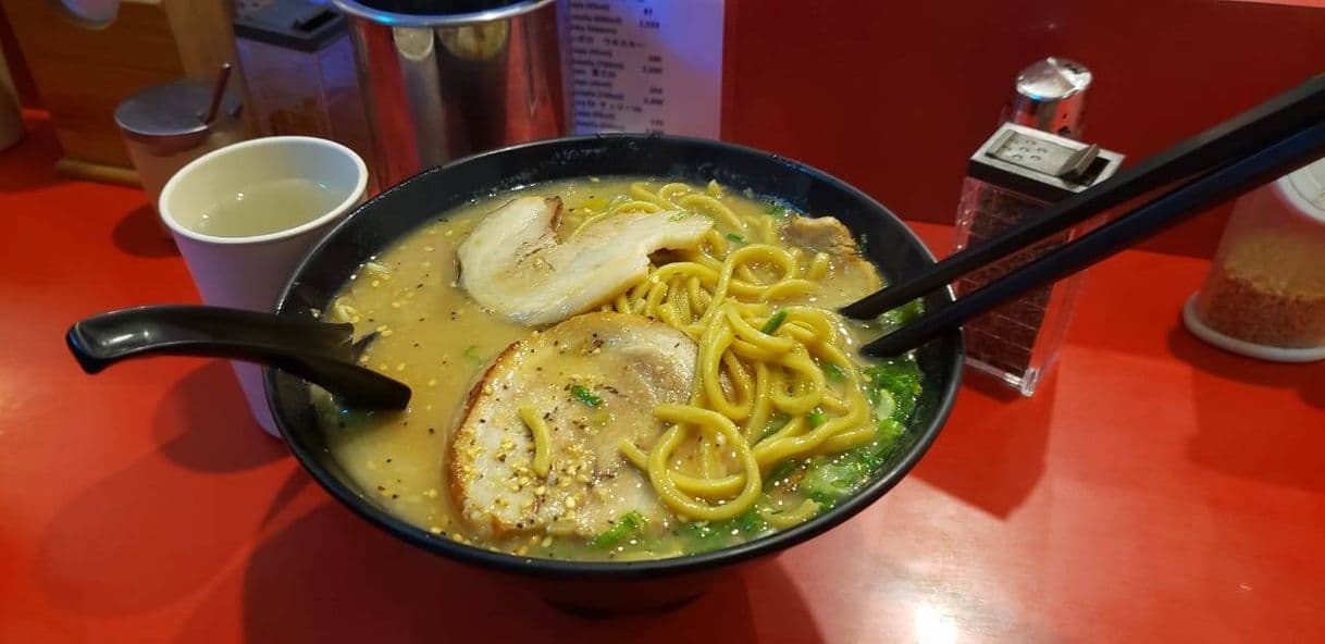 Restaurantes Kaminari Tonkotsu Ramen