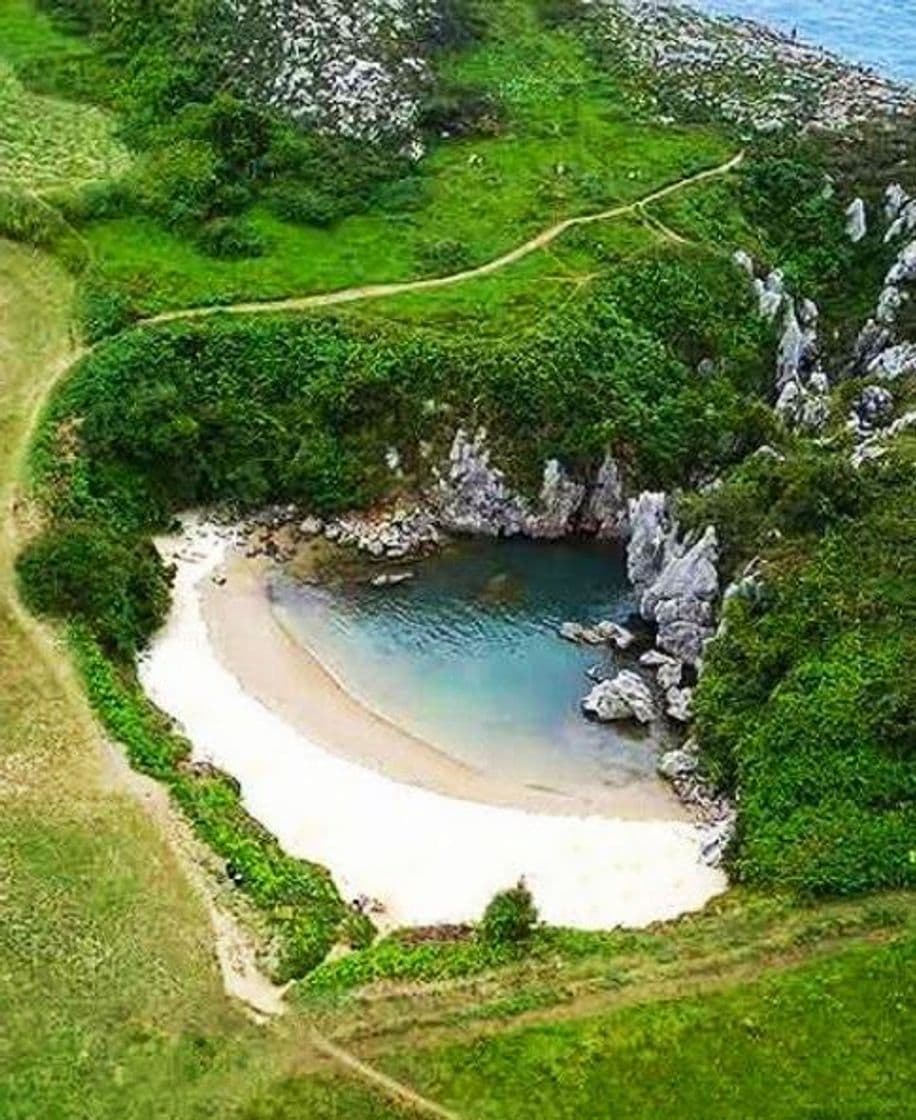 Lugar Playa de Gulpiyuri