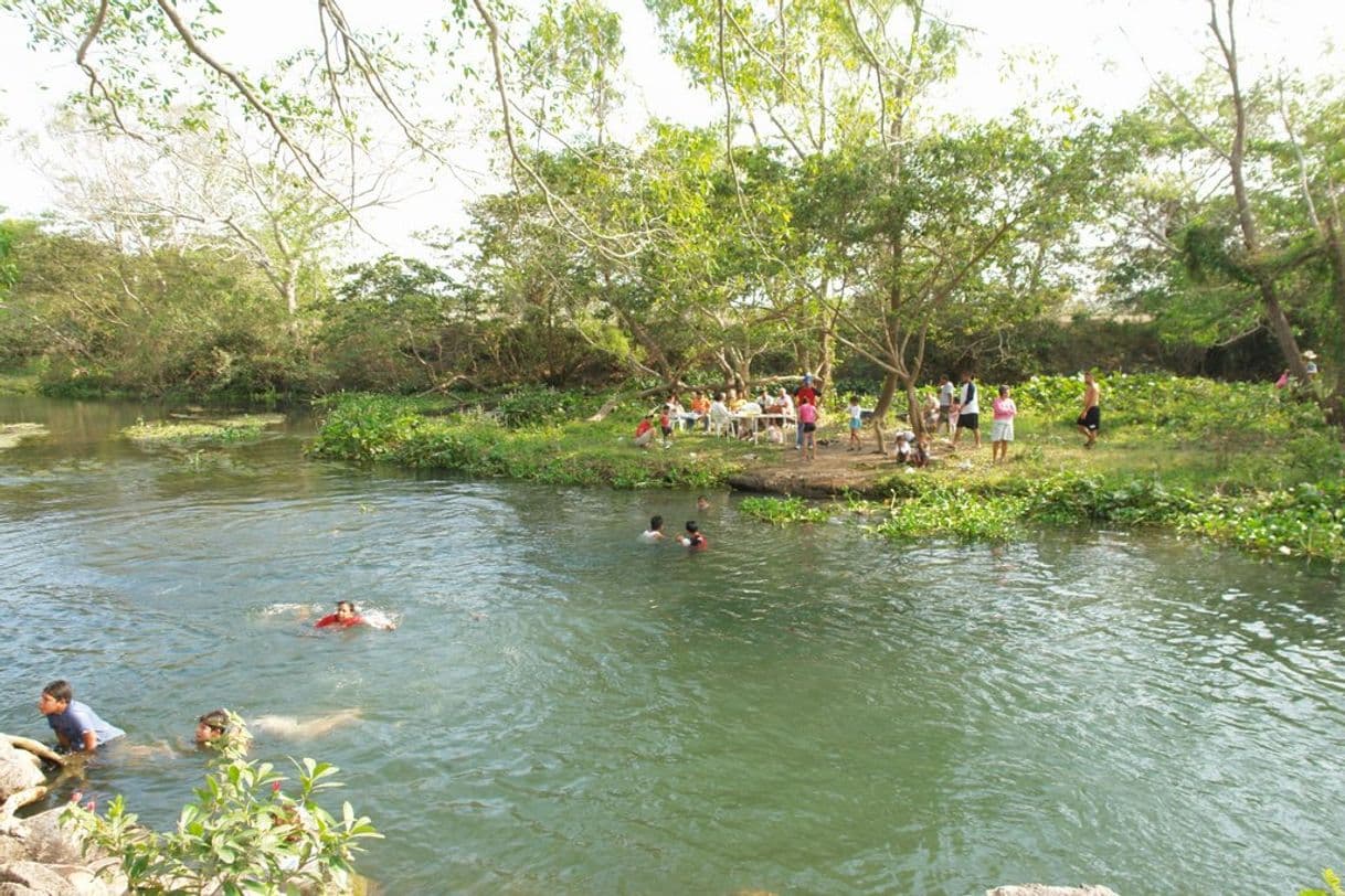 Lugar Rio La Linda