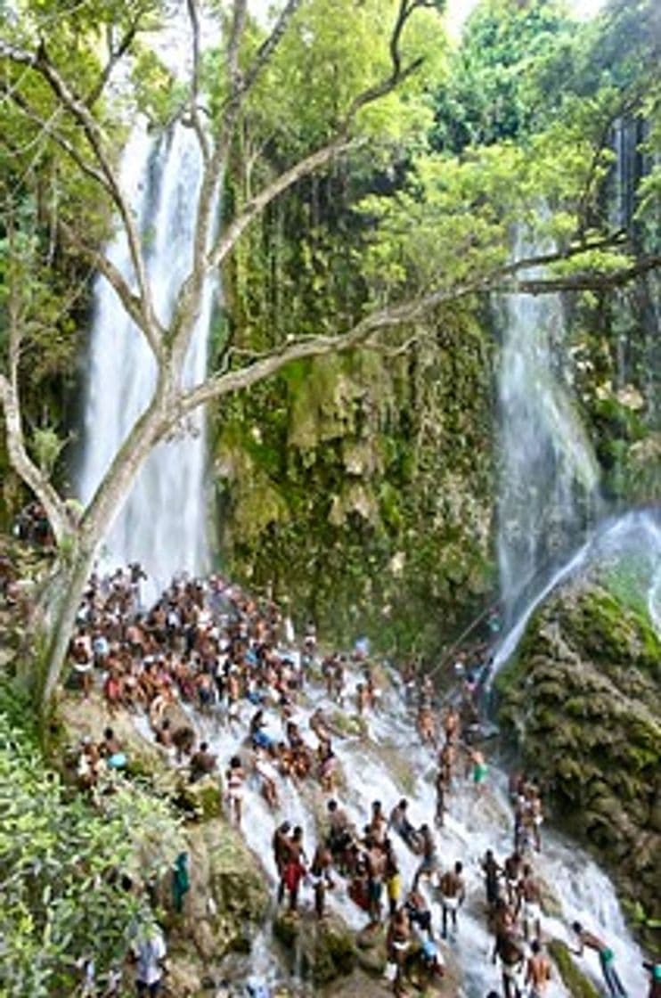 Lugar Saut-d'Eau