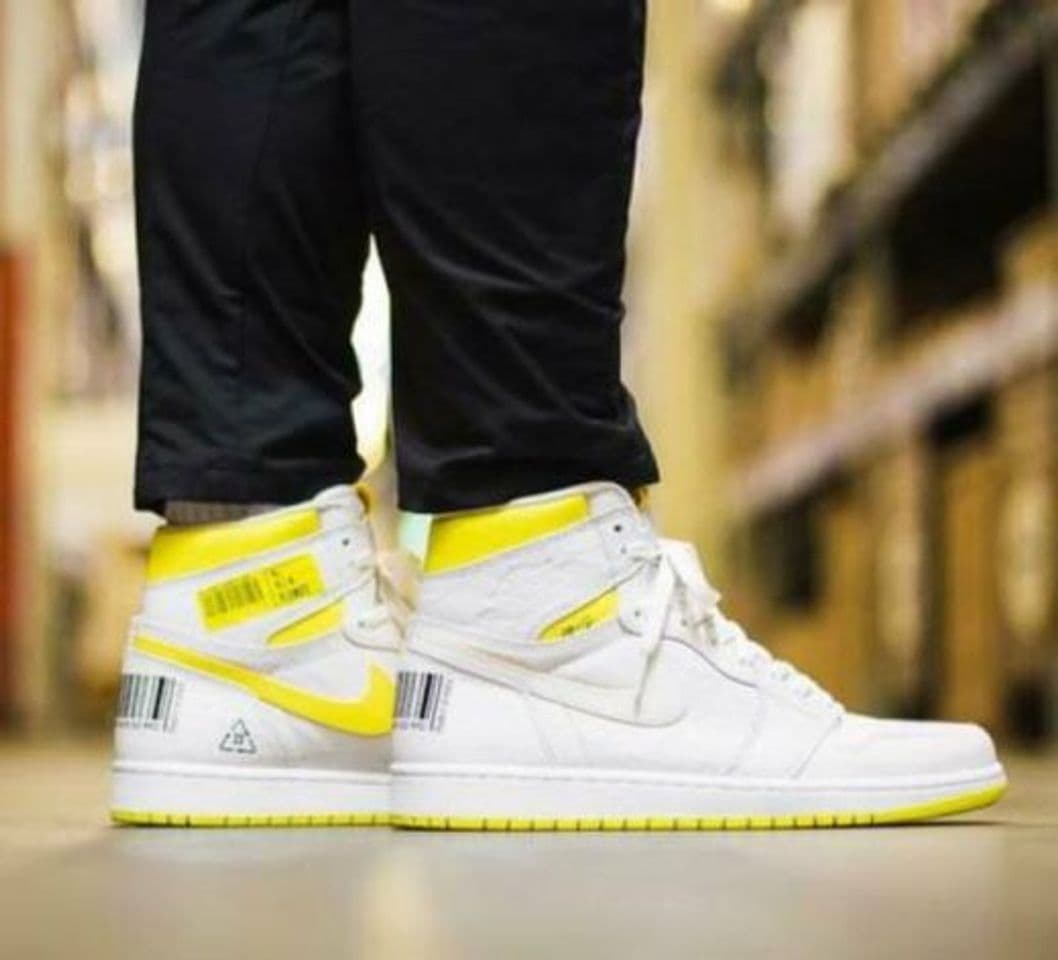 Fashion Air Jordan 1 
“First Class Flight White” 