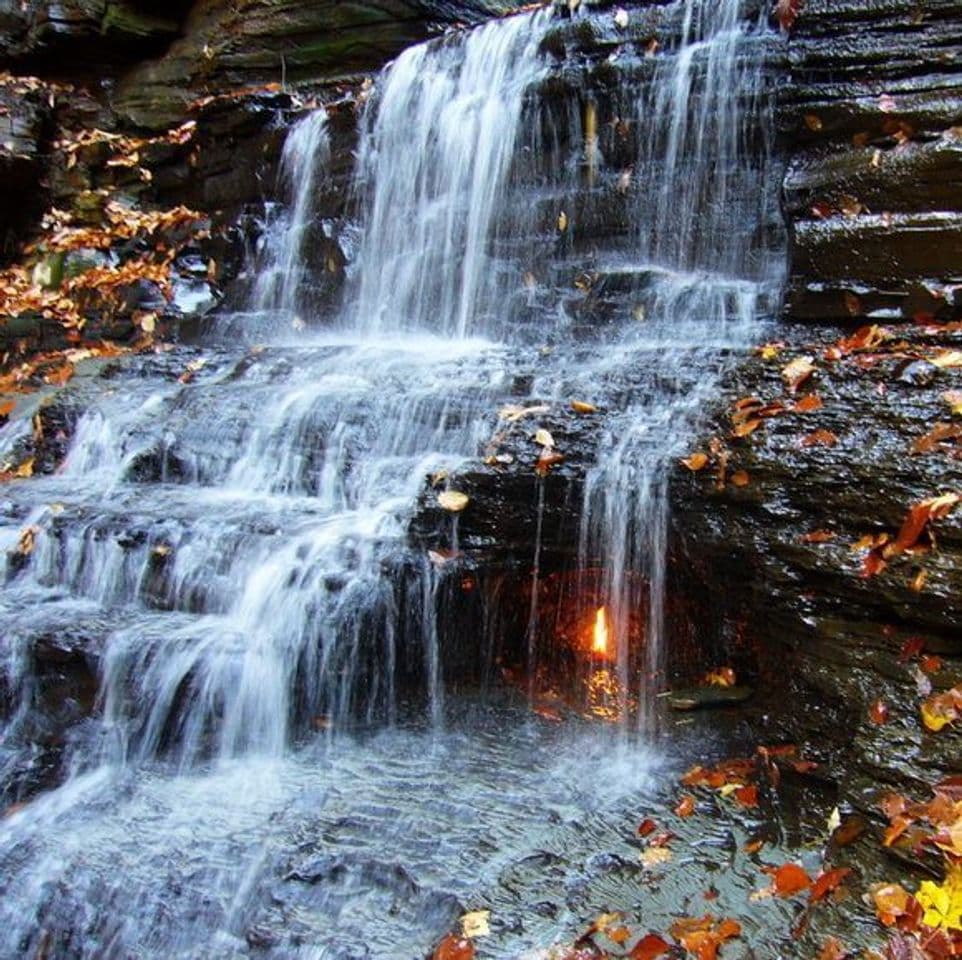 Lugar Eternal Flame Falls