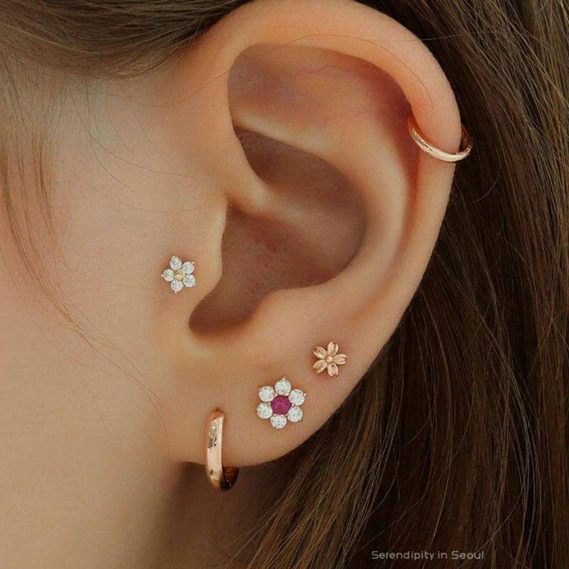 Fashion Solid Daisy Cartilage Piercing - 14K Gold