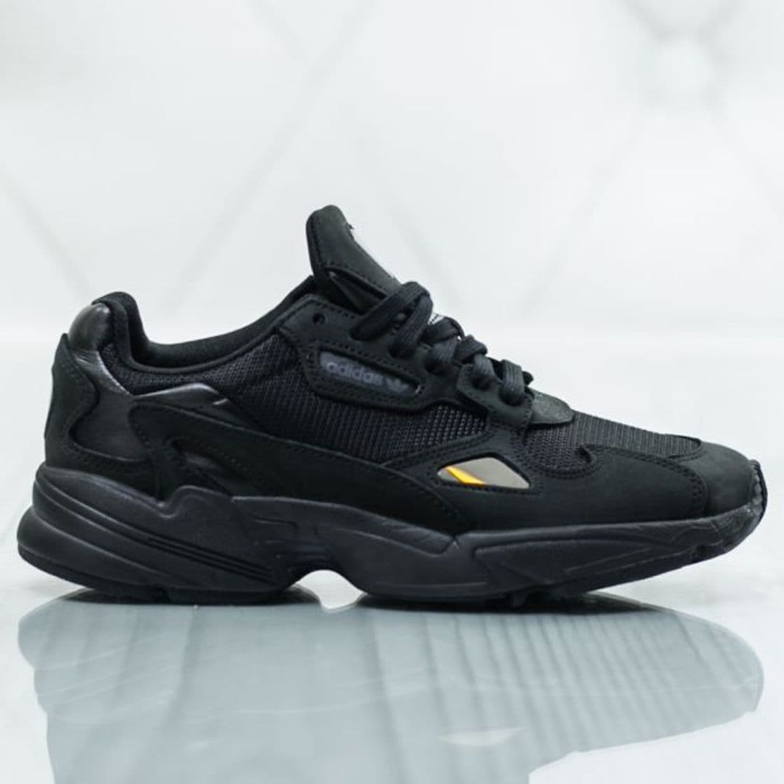 Product Adidas Falcon W