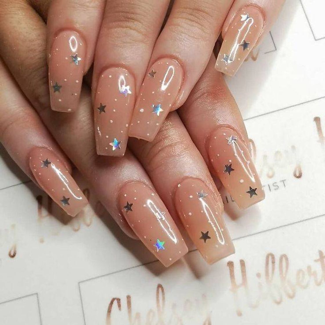 Moda unhas com estrelinha