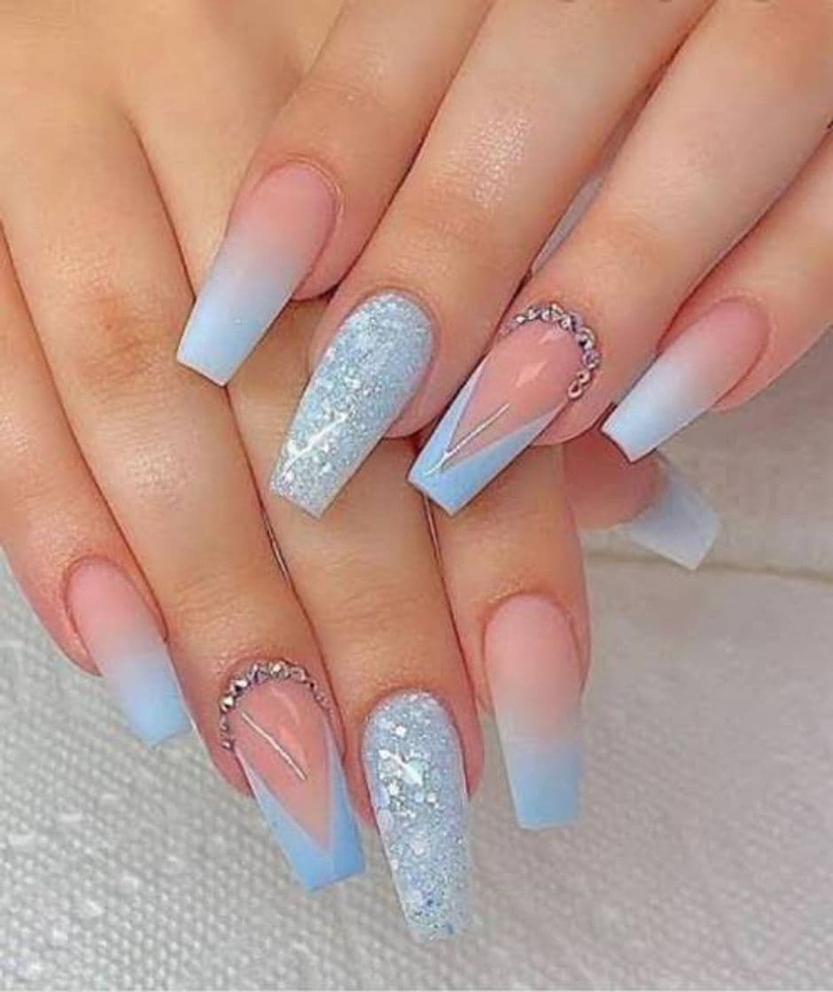 Moda Nails