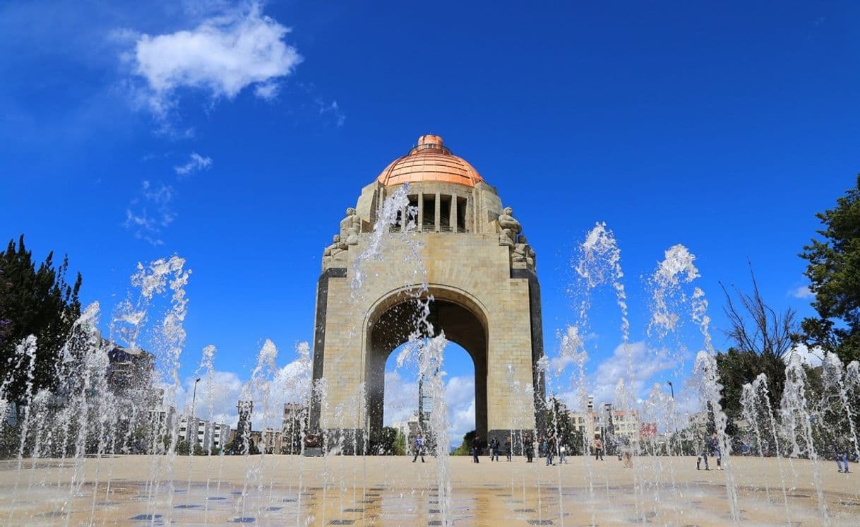 Place Monumento a la Revolución