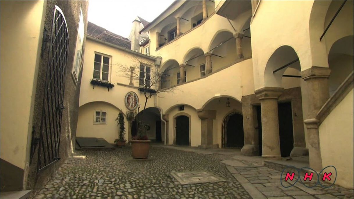 Moda City of Graz – Historic Centre and Schloss Eggenberg