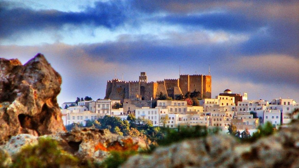 Moda The Historic Centre (Chorá) with the Monastery of Saint-John the ...