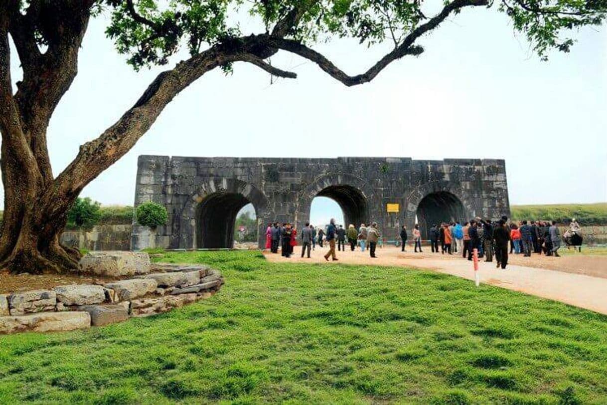 Moda Citadel of the Ho Dynasty